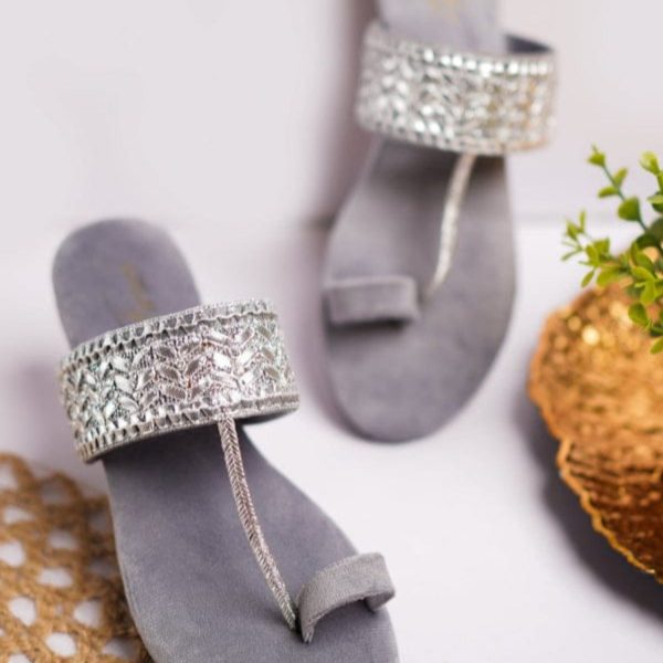 Nawazish Greyish Silver